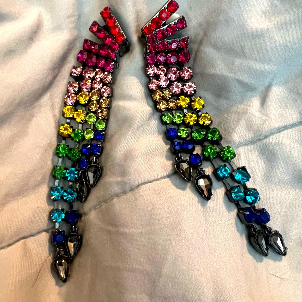 Betsy Johnson Rainbow Long Earring (clip-ons) 🌈🌈🌈